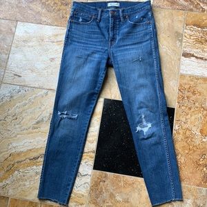 Madewell 9” high-rise skinny ripped/cutoff hem
